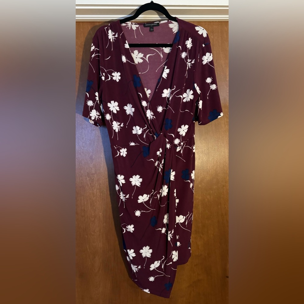 Banana Republic Short Sleeve Floral Faux Wrap Dress ~ V Neck